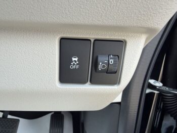 N-BOX ベースグレード 未使用車
