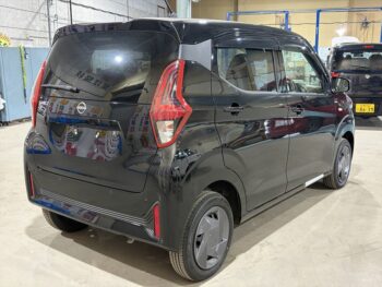 デイズ S　未使用車　4WD