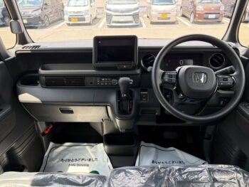 N-BOXカスタム ベースグレード 未使用車