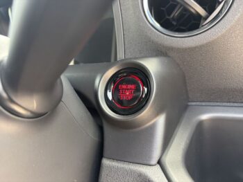 N-BOXカスタム ベースグレード 未使用車