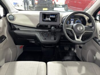 デイズ S　未使用車　4WD