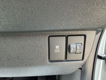 N-BOXカスタム ベースグレード 未使用車