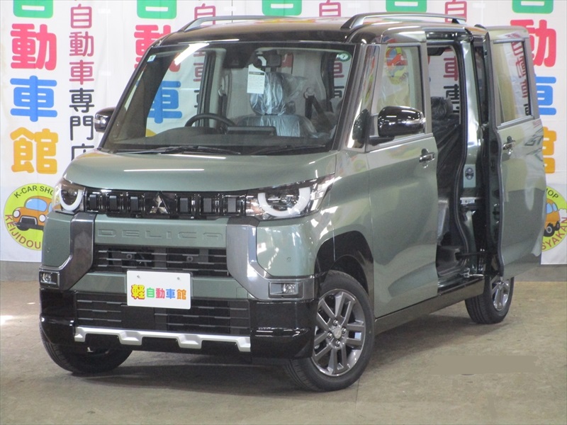 デリカミニ T プレミアム ターボ 未使用車 4WD