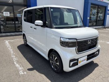 N-BOXカスタム ベースグレード 未使用車