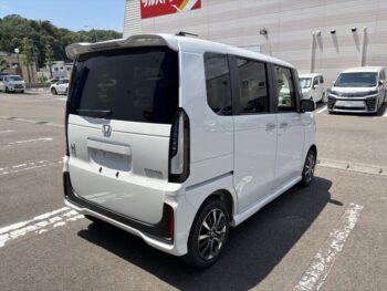 N-BOXカスタム ベースグレード 未使用車