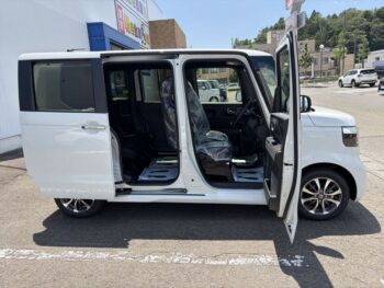 N-BOXカスタム ベースグレード 未使用車
