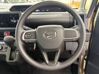 タント L　未使用車　４WD