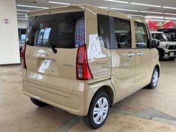 タント L　未使用車　４WD