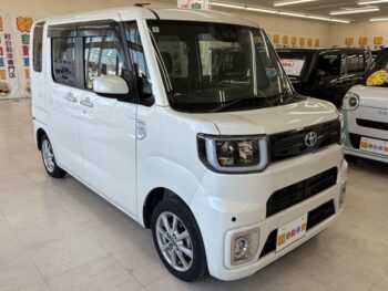 ピクシスメガ Ｌ　ＳＡⅢ　純正ナビ・TV・バックカメラ　4WD