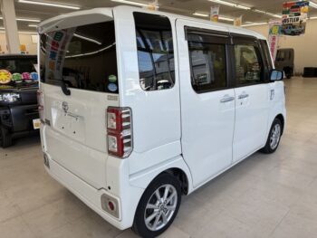 ピクシスメガ Ｌ　ＳＡⅢ　純正ナビ・TV・バックカメラ　4WD