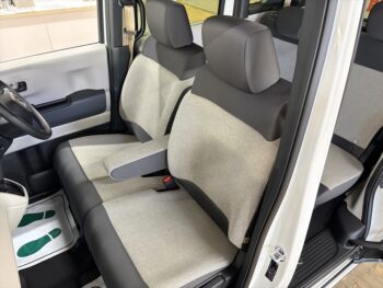 N-BOX ベースグレード 未使用車 4WD