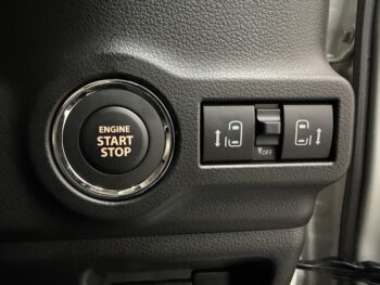 スペーシアギア ハイブリッドXZ　未使用車　4WD