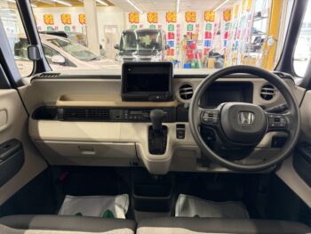 N-BOX ベースグレード 未使用車 4WD