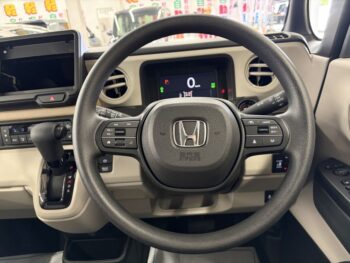 N-BOX ベースグレード 未使用車 4WD