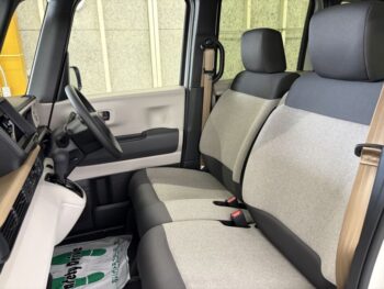N-BOX ベースグレード 未使用車 4WD