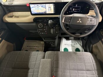 デリカミニ T プレミアム デリマルパッケージ  4WD　ターボ　届出済未使用車