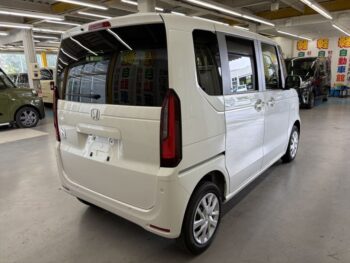 N-BOX ベースグレード 未使用車 4WD