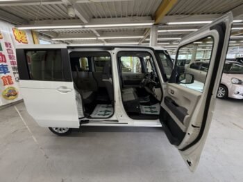 N-BOX ベースグレード 未使用車 4WD