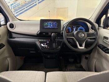 デイズ X　純正ナビ　4WD