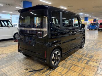 スペーシアカスタム ハイブリッドＸＳターボ　全方位モニター純正９インチナビ　ＴＶ　スズキコネクト 4WD