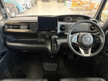 N-BOXカスタム G・EXターボ　ホンダセンシング　純正ナビ・TV　4WD