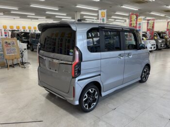 N-BOXカスタム G・EXターボ　ホンダセンシング　純正ナビ・TV　4WD