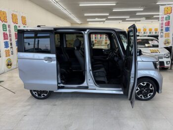 N-BOXカスタム G・EXターボ　ホンダセンシング　純正ナビ・TV　4WD