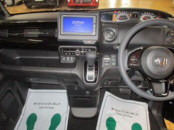 N-BOXカスタム Ｌ　インターナビ　スペシャルパッケージ 4WD