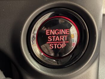 N-BOX ベースグレード　未使用車　4WD