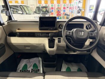 N-BOX ベースグレード 未使用車 4WD