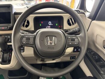 N-BOX ベースグレード 未使用車 4WD