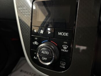 ステラカスタム Ｒ　スマートアシスト　純正ナビ　ＴＶ　パノラマモニター　後期型 4WD