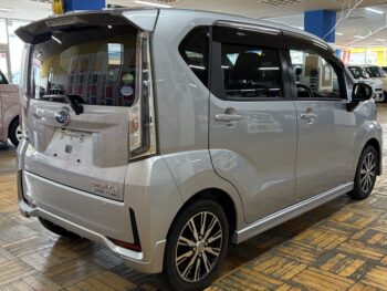 ステラカスタム Ｒ　スマートアシスト　純正ナビ　ＴＶ　パノラマモニター　後期型 4WD