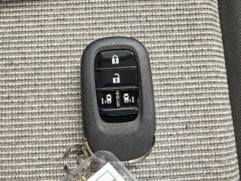 N-BOX ベースグレード 未使用車 4WD