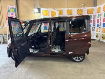 デイズルークス ハイウェイスターターボ　純正ナビ　ＴＶ　アラウンドビューモニター 4WD