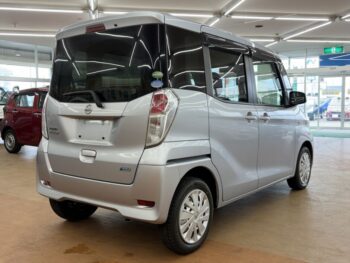 デイズルークス Ｓ　純正ナビ・ＴＶ 4WD
