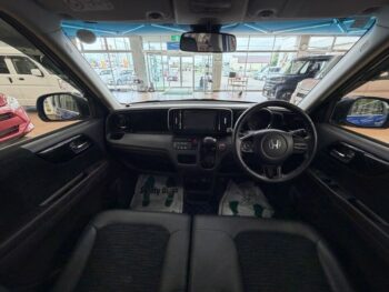 N-ONE プレミアム　ナビ・ＴＶ・バックカメラ 4WD