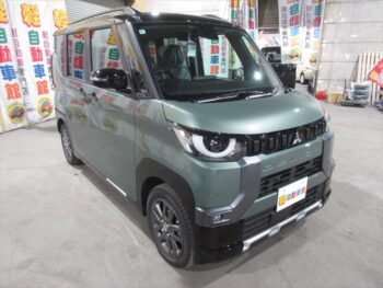 デリカミニ T プレミアム ターボ 未使用車 4WD