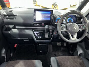 eKクロススペース T　ターボ　純正ナビTV　バックカメラ　4WD