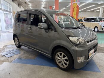 ムーヴカスタム X　リミテッド　ナビ付　4WD