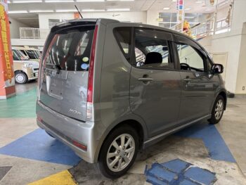 ムーヴカスタム X　リミテッド　ナビ付　4WD