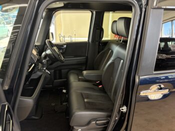 N-BOXカスタム Lターボ　純正ナビ・TV・バックカメラ　後期型　４WD