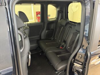 N-BOXカスタム Lターボ　純正ナビ・TV・バックカメラ　後期型　４WD