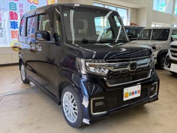 N-BOXカスタム Lターボ　純正ナビ・TV・バックカメラ　後期型　４WD