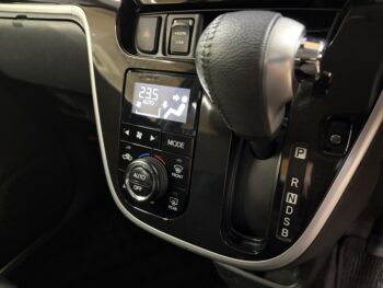 ムーヴカスタム ＲＳ　ハイパーリミテッドＳＡⅢ　ターボ　純正８インチナビ　ＴＶ　パノラマモニター 4WD