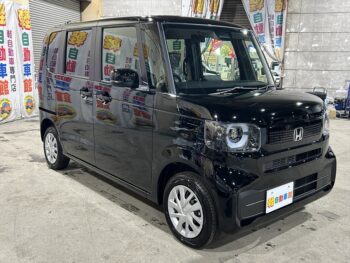 N-BOX ベースグレード　未使用車　4WD