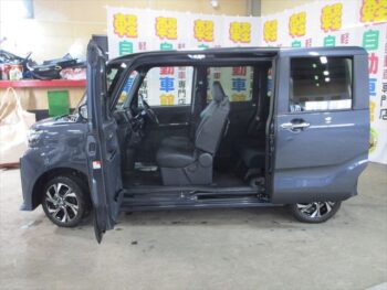 タントカスタム Ｘ　純正ナビ・ＴＶ　Ｂカメラ 4WD