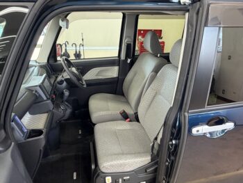 タント X　ウェルカムシートリフト　４WD