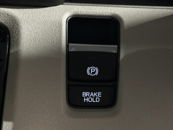 N-BOX ベースグレード　未使用車　4WD