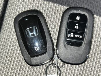 N-BOX ベースグレード　未使用車　4WD